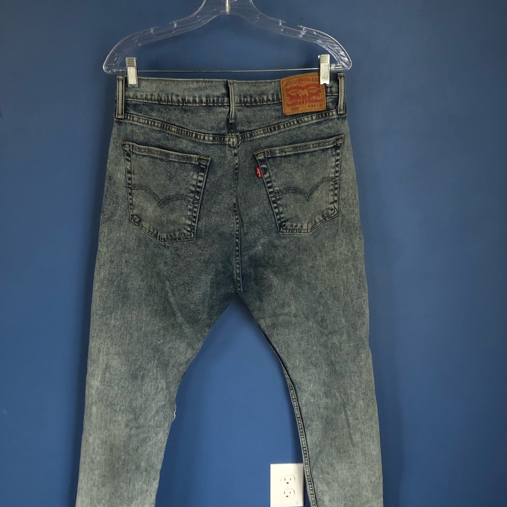 Levi’s distress denim 34X32